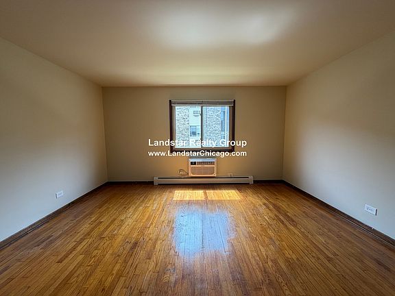 2nd image of 872 N Milwaukee Ave APT B1