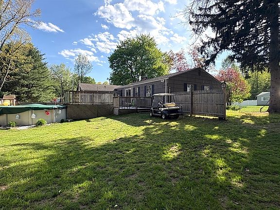 4th image of 15 Fairhaven Dr
