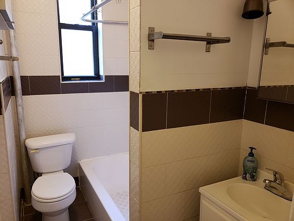 5th image of 18 E 21st St APT D1