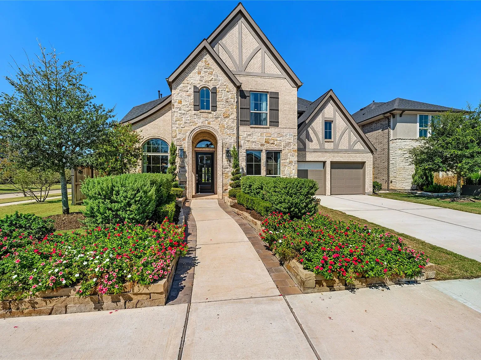 4 bed, 3.5 bath, 3580 sqft, $4,900 — Photo 3
