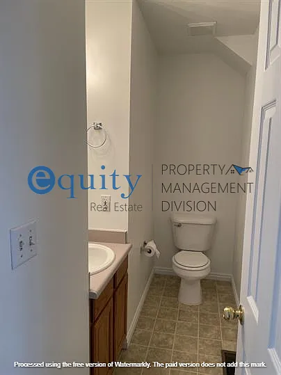 272 E Fort Union Blvd — Photo 6
