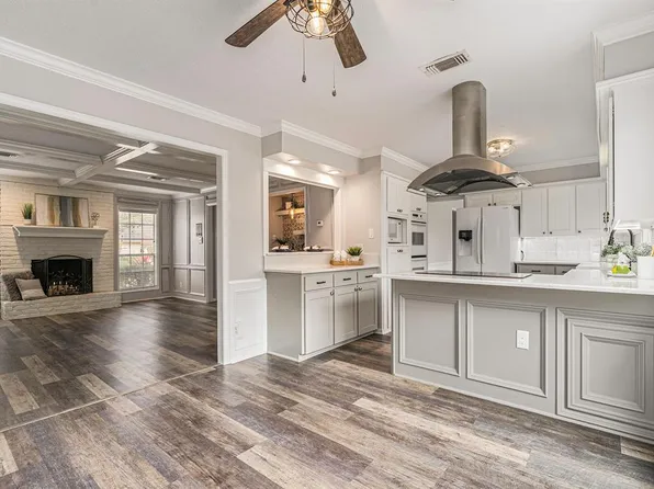 15802 Larkfield Dr, Houston, TX 77059