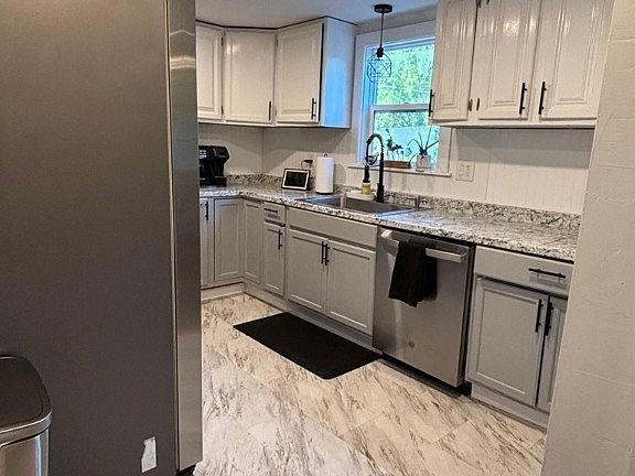 3rd image of 1200 Myers Ave