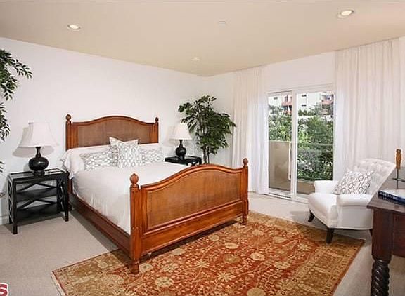 2nd image of 1319 N Detroit St APT 202