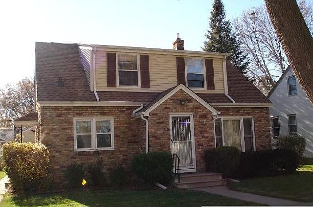 1st image of 972 Orange Ave E