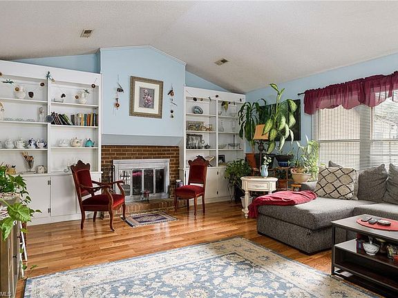 4th image of 2409 Cottage Pl