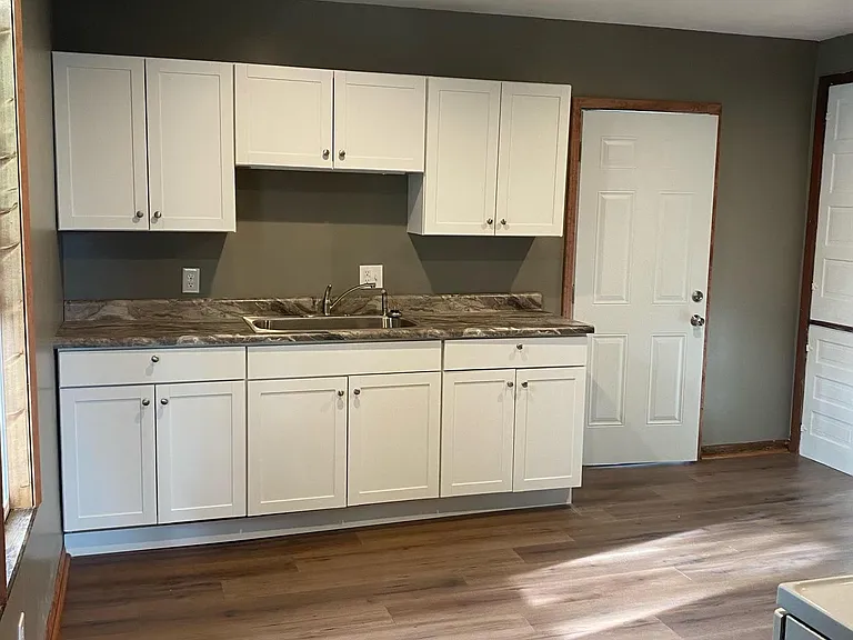 175 E Main St #1 — Photo 5