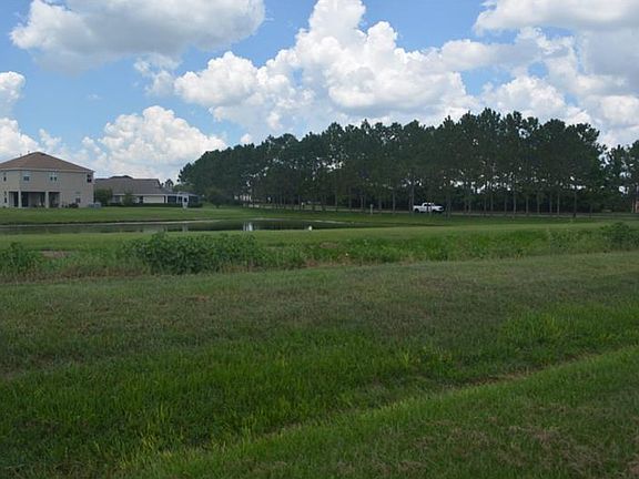 3rd image of 10862 Newbridge Dr