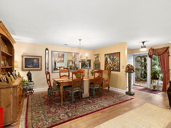 2nd image of 15 Meadowood Dr