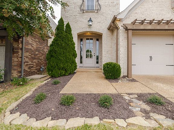 3rd image of 878 Winter Leaf Dr