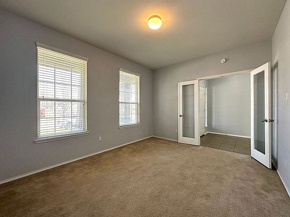 4th image of 814 Red Fern Dr