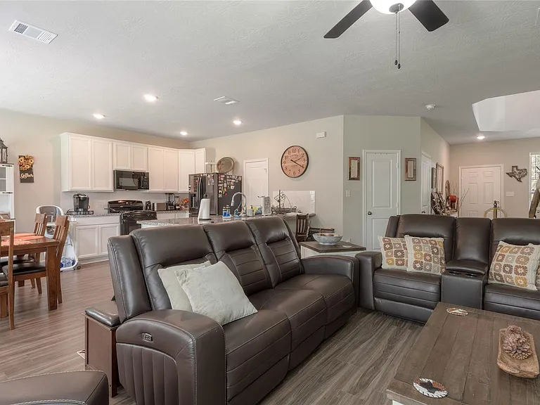 127 Worley Way — Photo 5