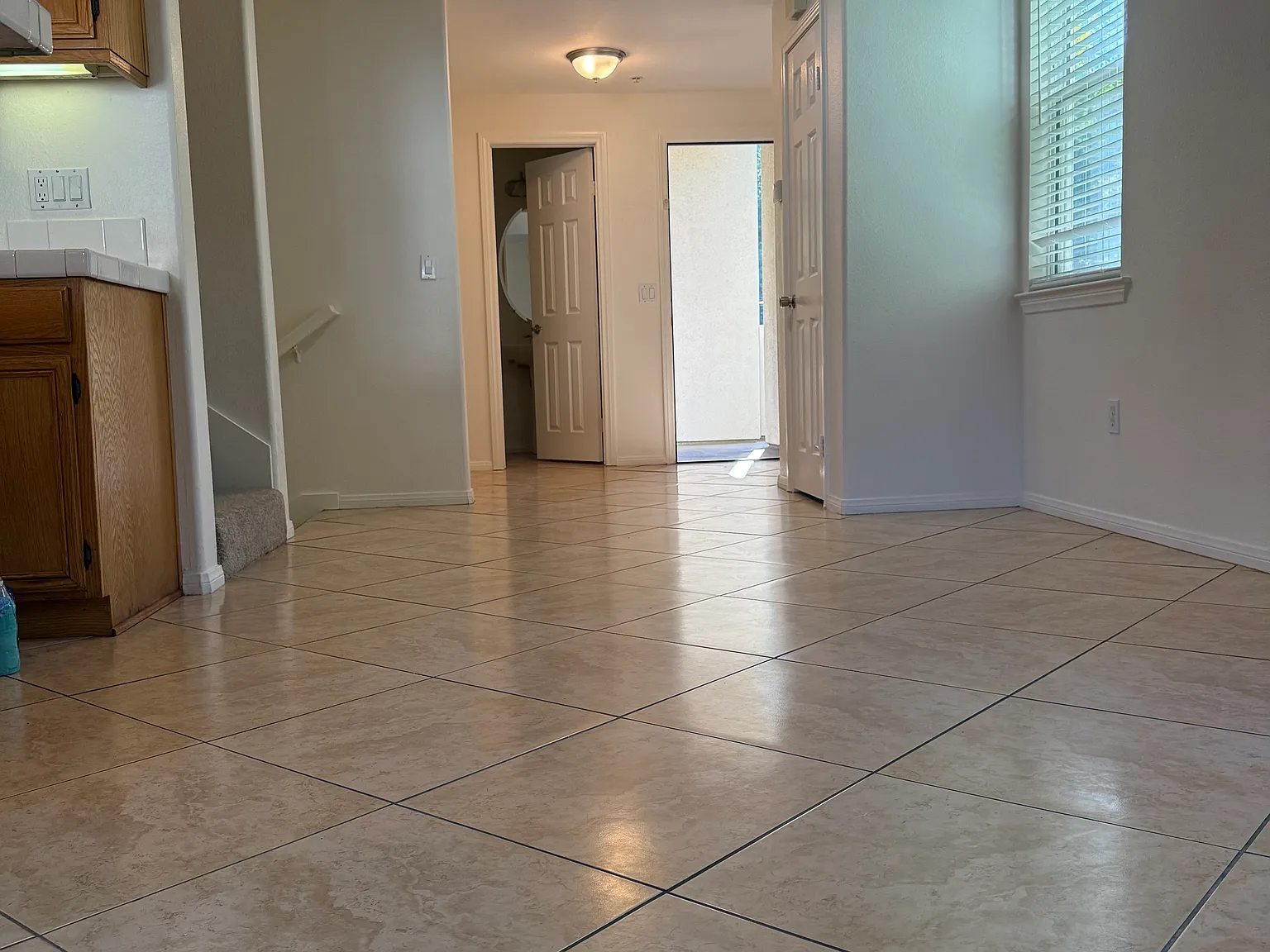 3 bed, 2.5 bath, 1447 sqft, $3,665 — Photo 2