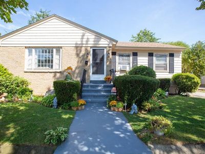 147 Sandringham Ave, Providence, RI, 02908