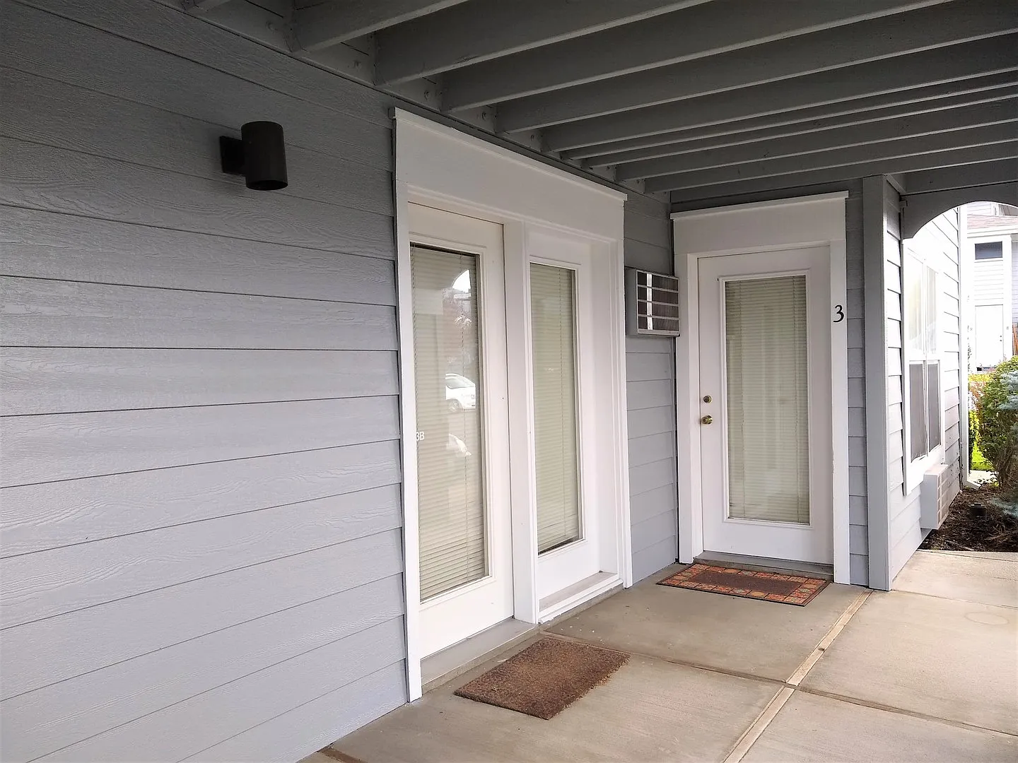 1 Bedroom Condo in Hood River - Furnished — Photo 2