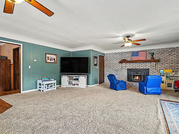 4th image of 2900 Blackbridge Rd