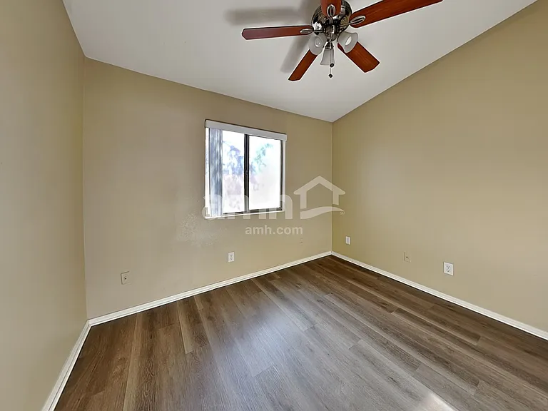1925 E Palomino Dr — Photo 14