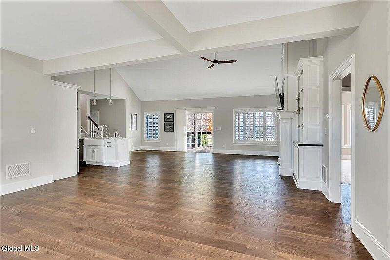 5th image of 31 Catalina Drive