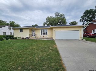 514 5th St, Friend, NE 68359