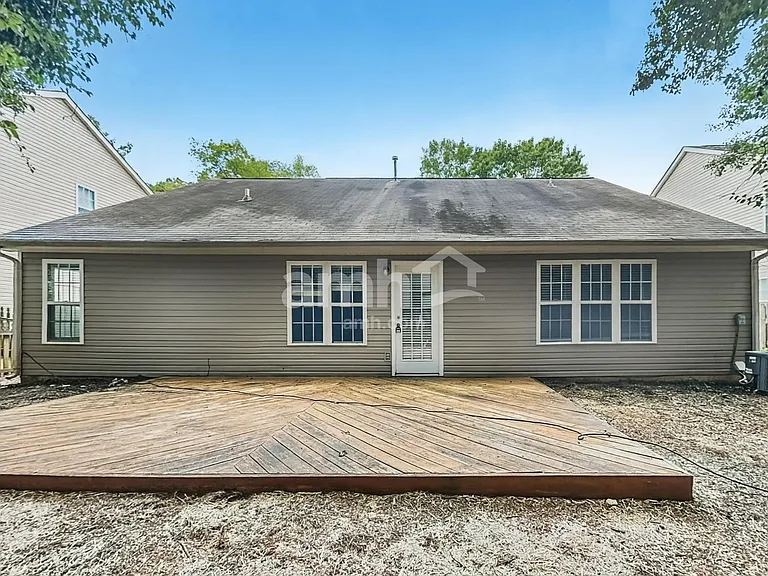 9818 Highlands Crossing Dr — Photo 17