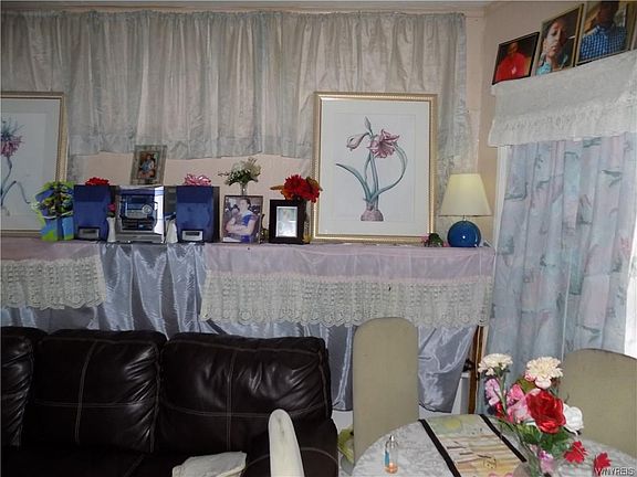 5th image of 252 Parkdale Ave