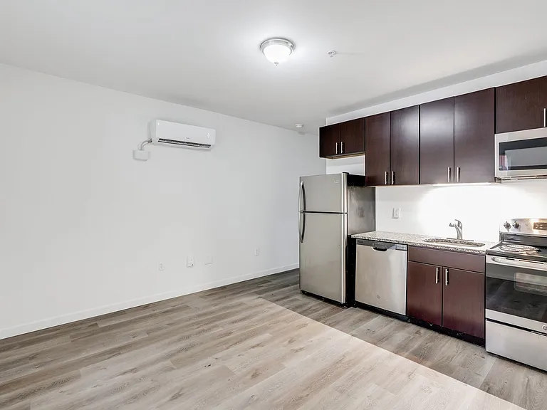 3003 Glenwood — Photo 76
