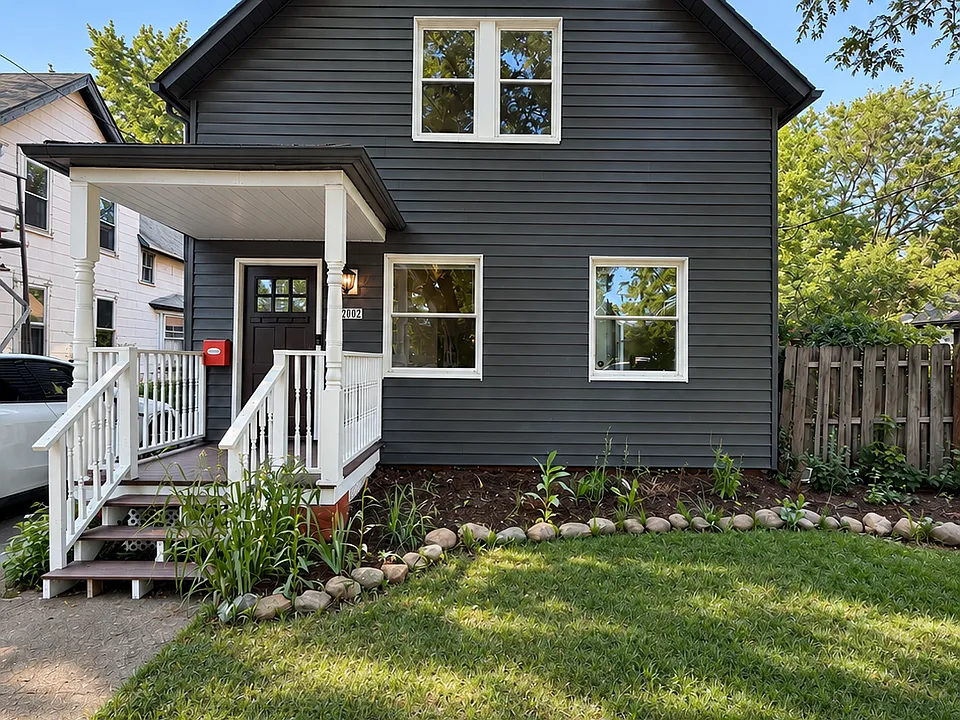 2002 Valentine Ave #2