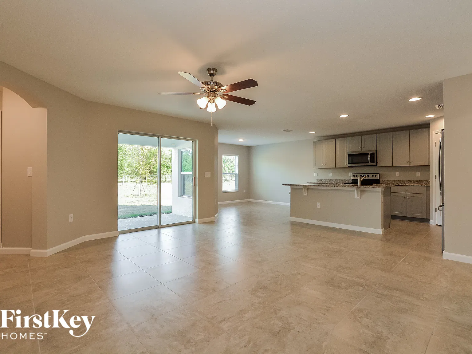 4 bed, 2.0 bath, 1758 sqft, $2,000 — Photo 3