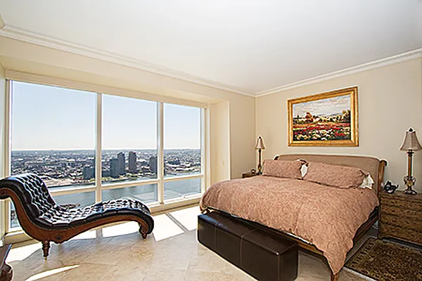 Sold by Trump International Realty | media 10