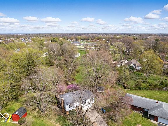 4th image of 9836 Malvina Ct