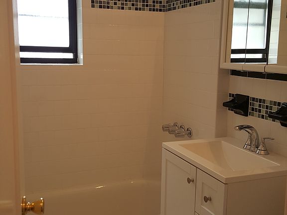 3rd image of 10420 115th St APT 2A