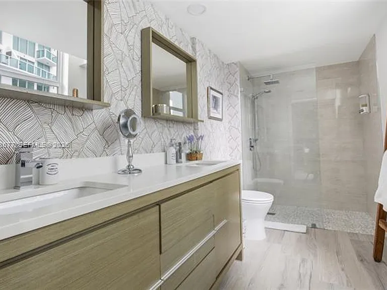 31 SE 5th St #2410 — Photo 26