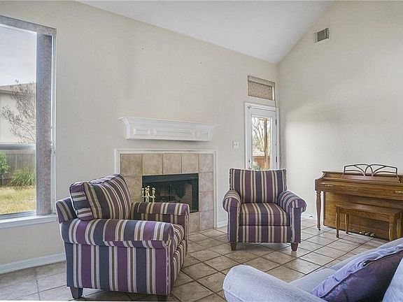 3rd image of 1701 Ploverville Ln