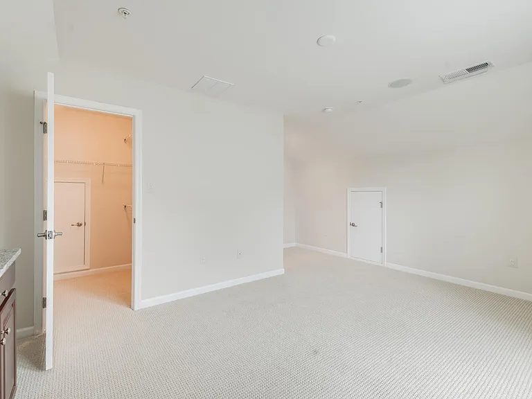7567 Arundel Woods Dr — Photo 33