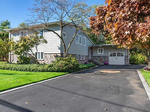 2nd image of 39 Gabriele Dr