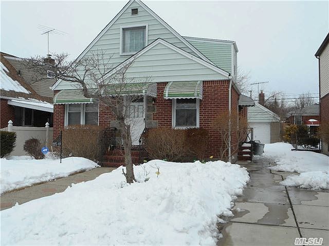 2nd image of 22719 Murdock Ave