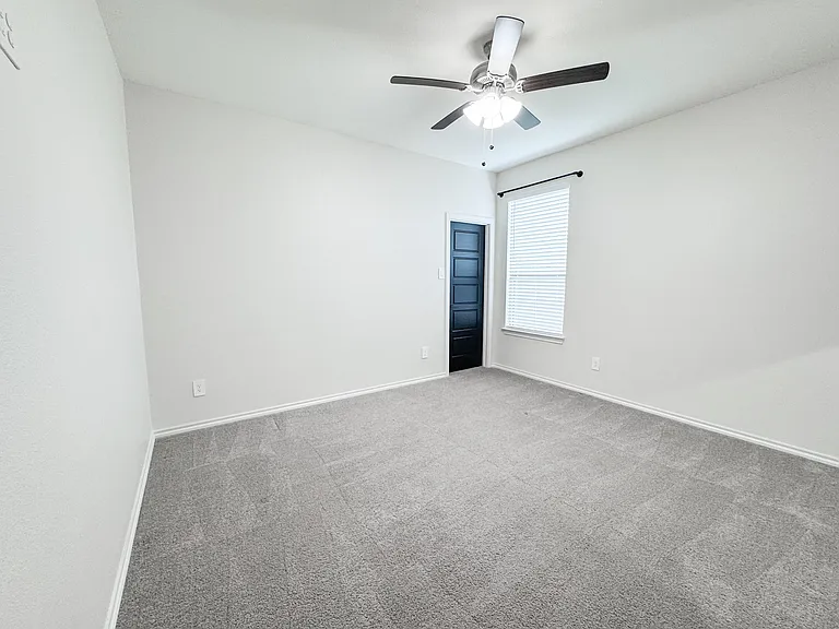 3227 Shortgrass Ln — Photo 15