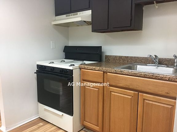 4th image of 4098 Parkway APT B
