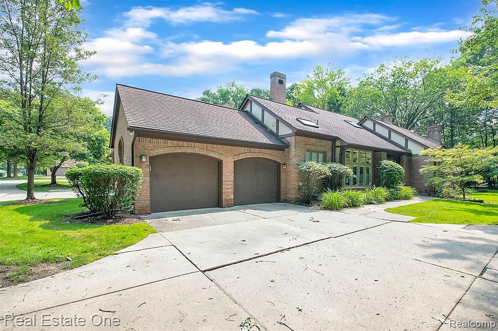 5129 Woodview Ct, Dearborn, MI 48126 MLS 20230080158 Zillow
