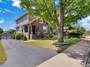 7826 Grove Ave, Saint Louis, MO 63119