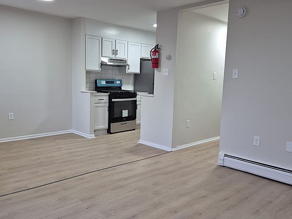 3rd image of 2208 Murray Ave #D