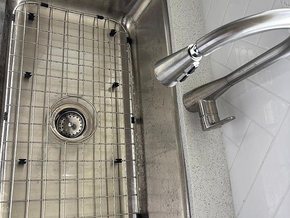 3rd image of 1808 Leissner St