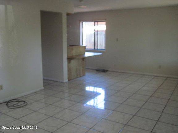 2nd image of 210 Pierce Ave #A