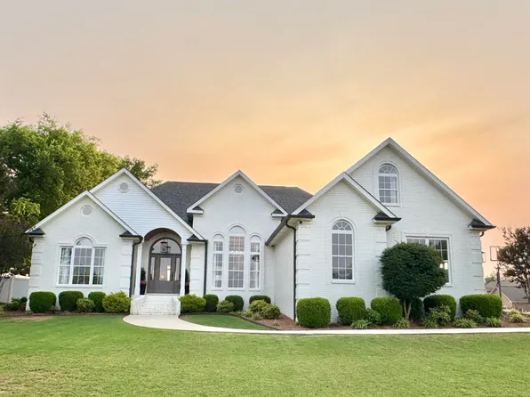 833 County Road 25, Killen, AL 35645