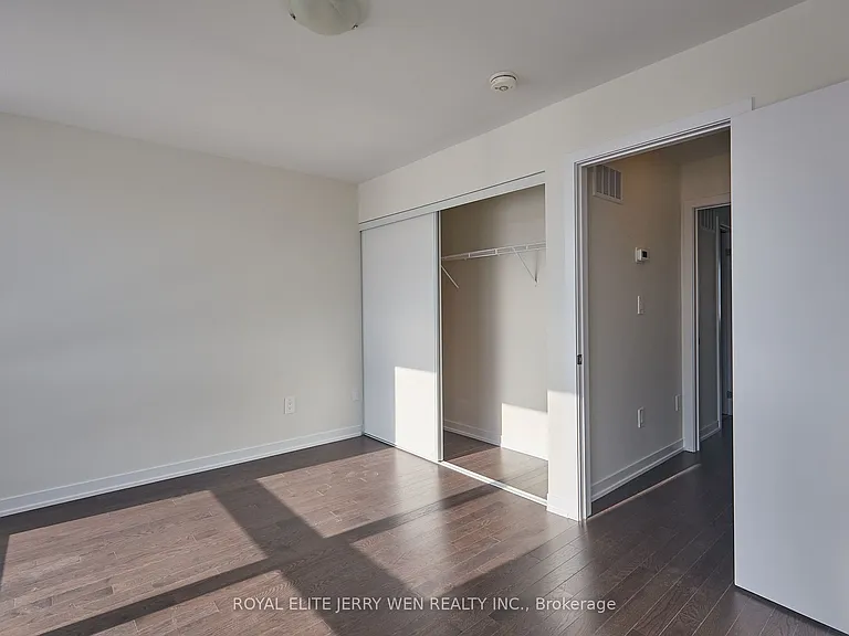 2 Green Gardens Blvd #MAIN — Photo 2