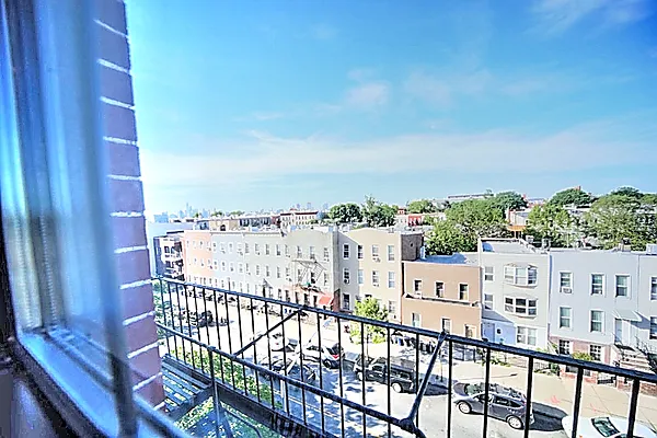 Rented by Metropolitan Realty | media 14