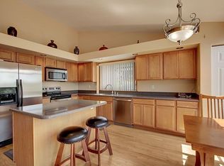 927 S 32nd Pl, Renton, WA 98055