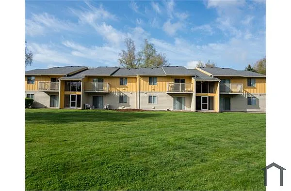 Building Photo - 10121 NE Notchlog Dr