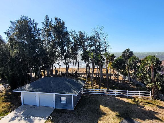 4th image of 3461 Pandora Dr