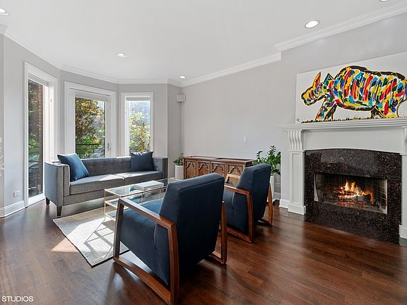 2nd image of 1536 N Artesian Ave #1